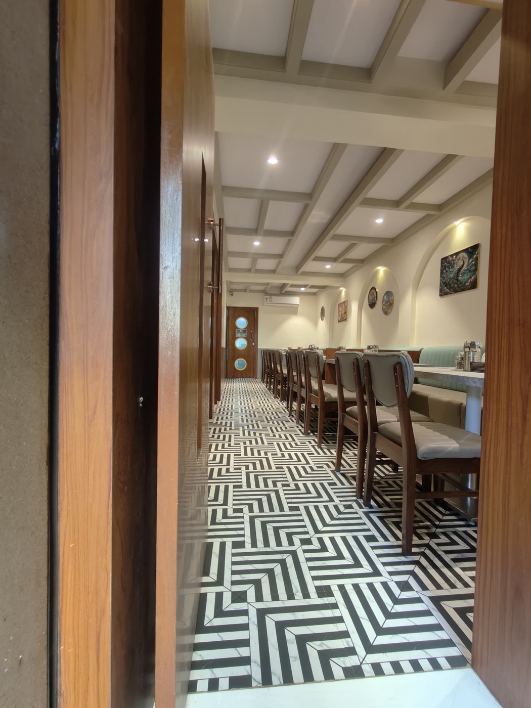 Mausam family dining seating